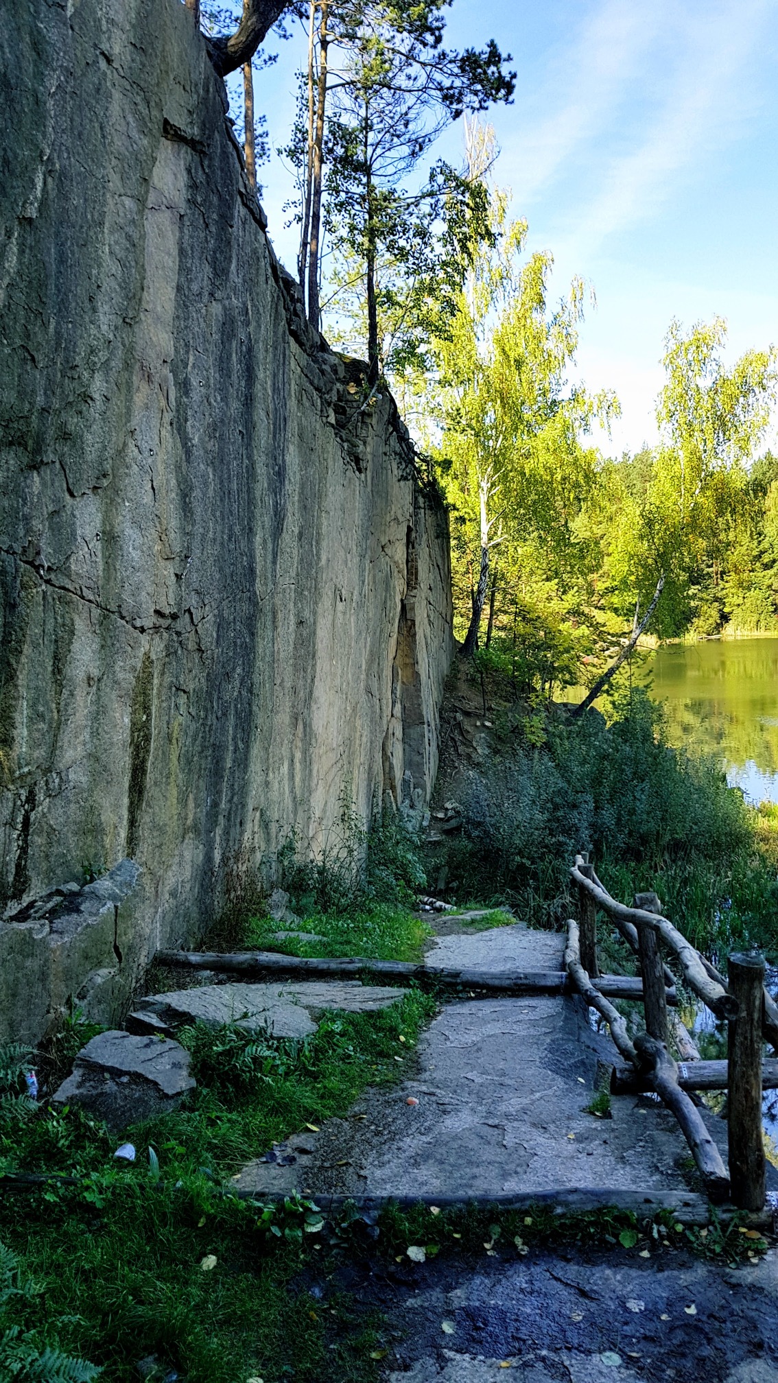 
                                        Координаты: ≈ <a href='https://maps.google.com/maps?ll=50.316944, 29.091667&q=50.316944, 29.091667&spn=0.5,0.5&t=h&hl=ua' target='_blank'>50.316944, 29.091667</a>.
                                        Высота над уровнем моря: ≈ 179 м.
                                        Дата: 06.10.2018 12:41
                                    